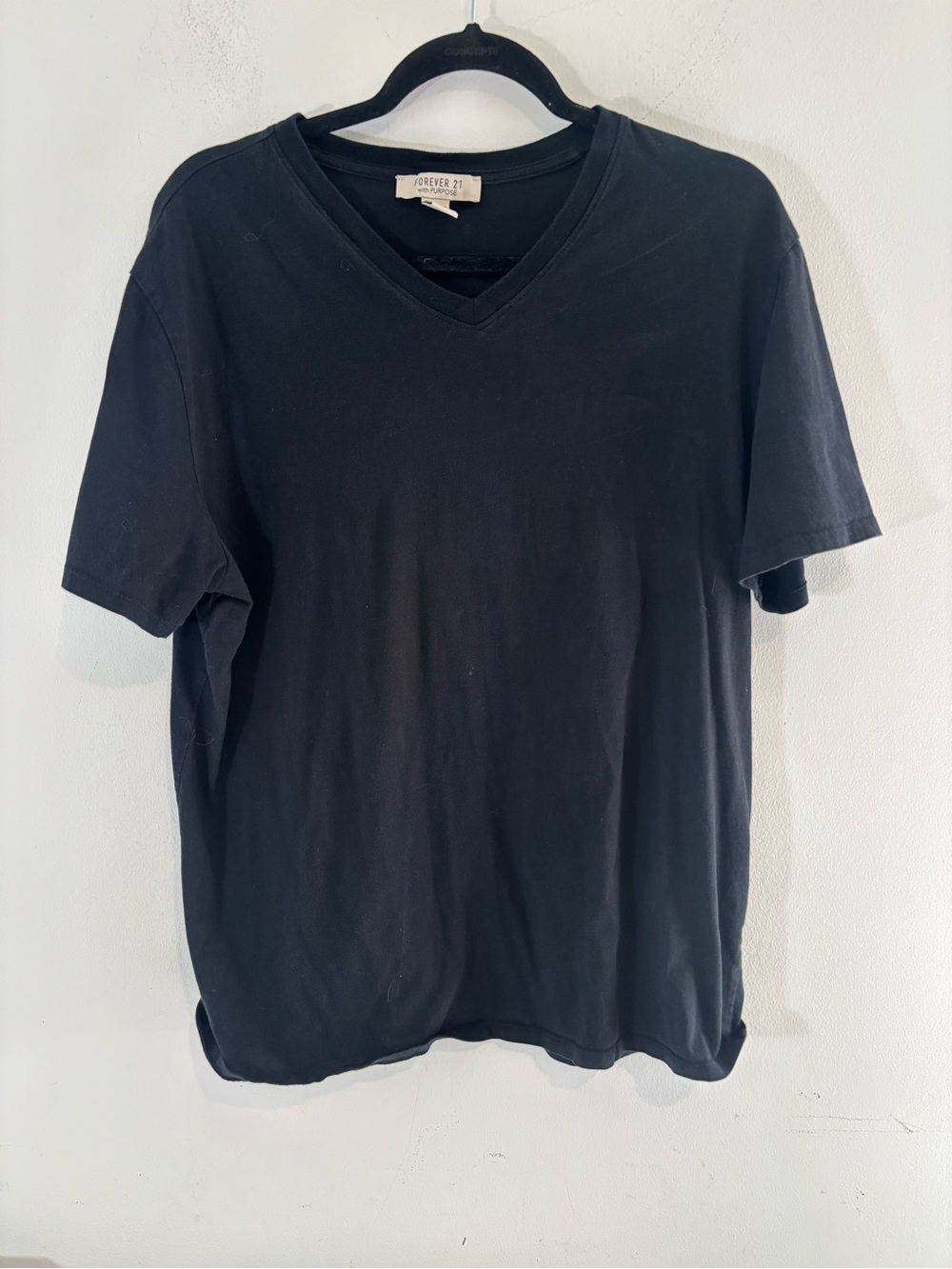 Forever 21 Women Size XL Black Vneck Short Sleeve Classic Basic TShirt Casual
